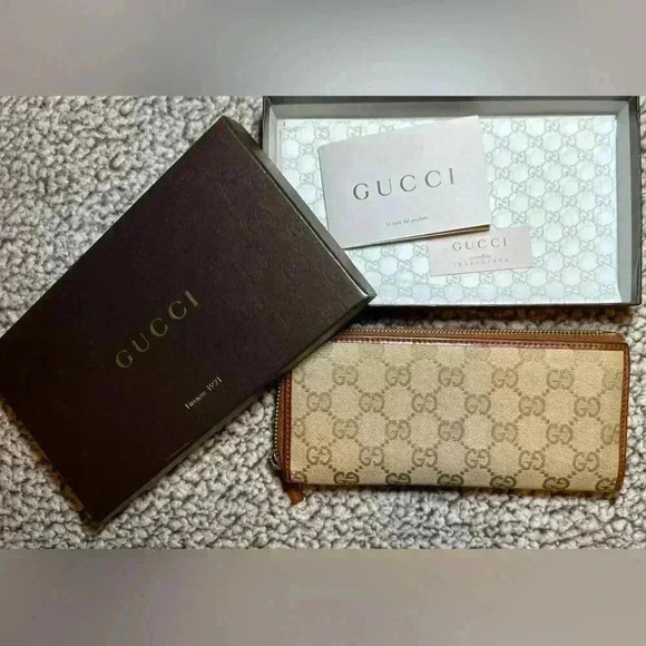 Gucci Handbags - Auth Gucci Zippy Wallet - Metallic Beige Brown Canvas